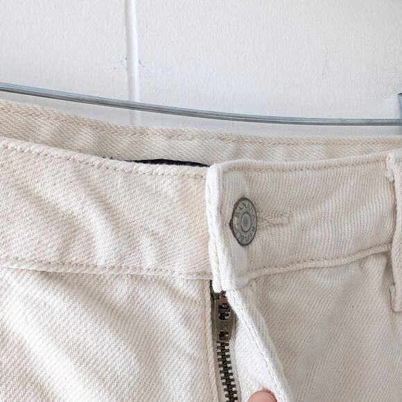 Banana Republic High Rise 100% Cotton Jean Shorts in Ecru Cream, size 28/US 6 - Picture 3 of 9